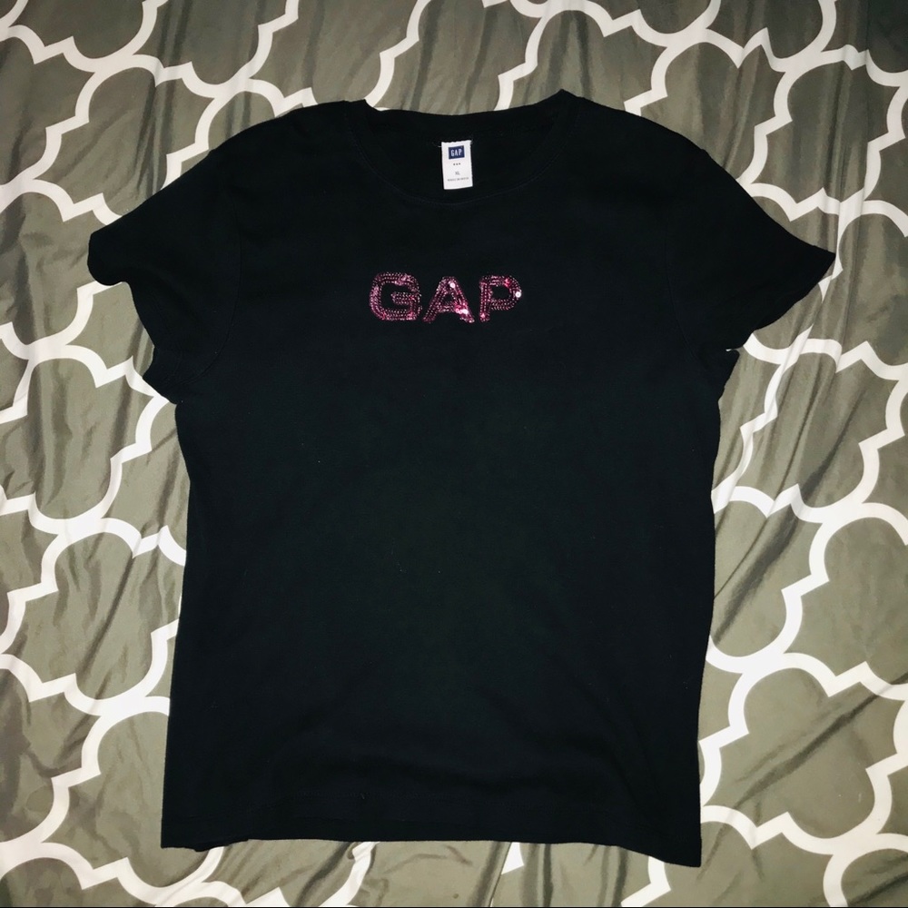 Cute GAP Black and pink lettering shirt
